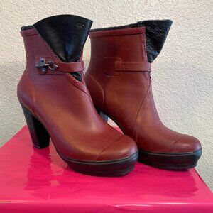 Sorel Medina Burgundy Rain Boots